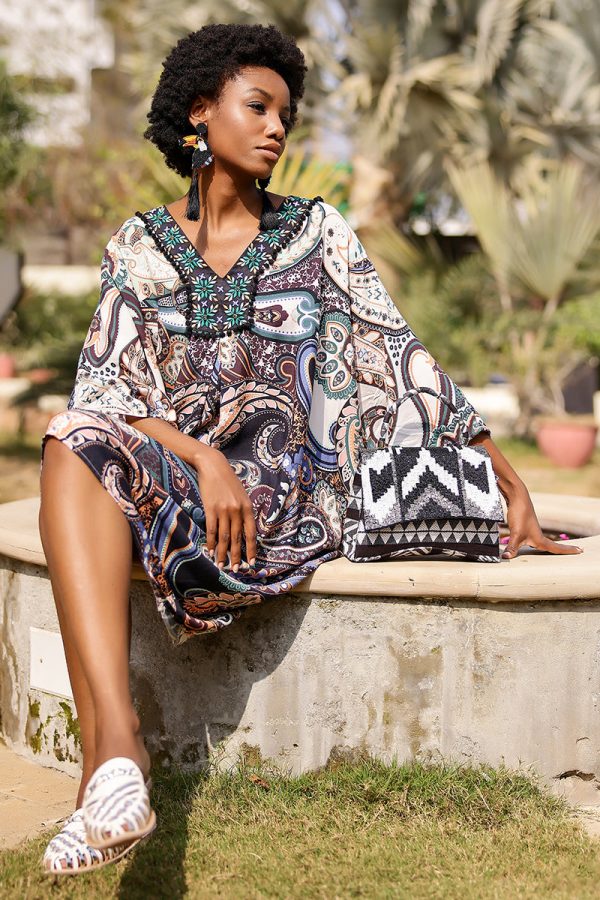 Ikat Noir Elegance Top Handle Bag - Image 7